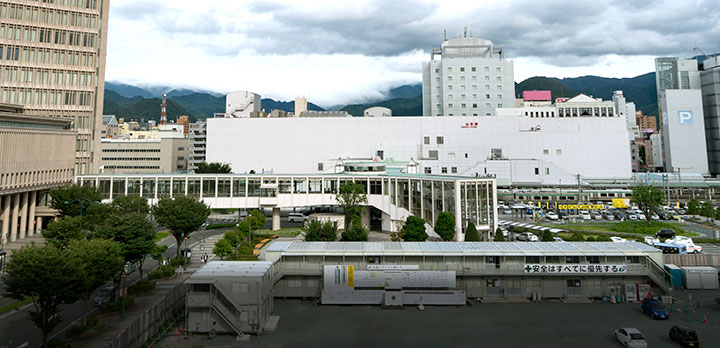 電車でもお車でもアクセス良好