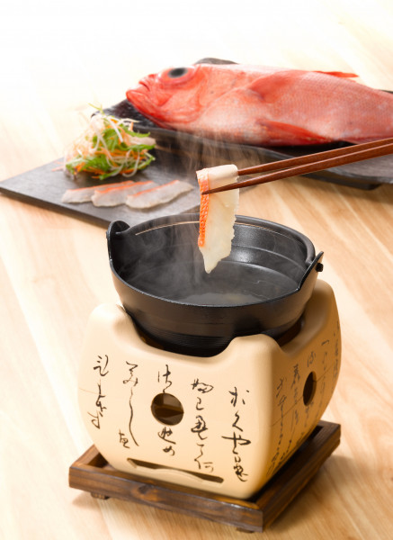 リッチモンドホテル青森の朝食ビュッフェで提供される金目鯛のしゃぶしゃぶ