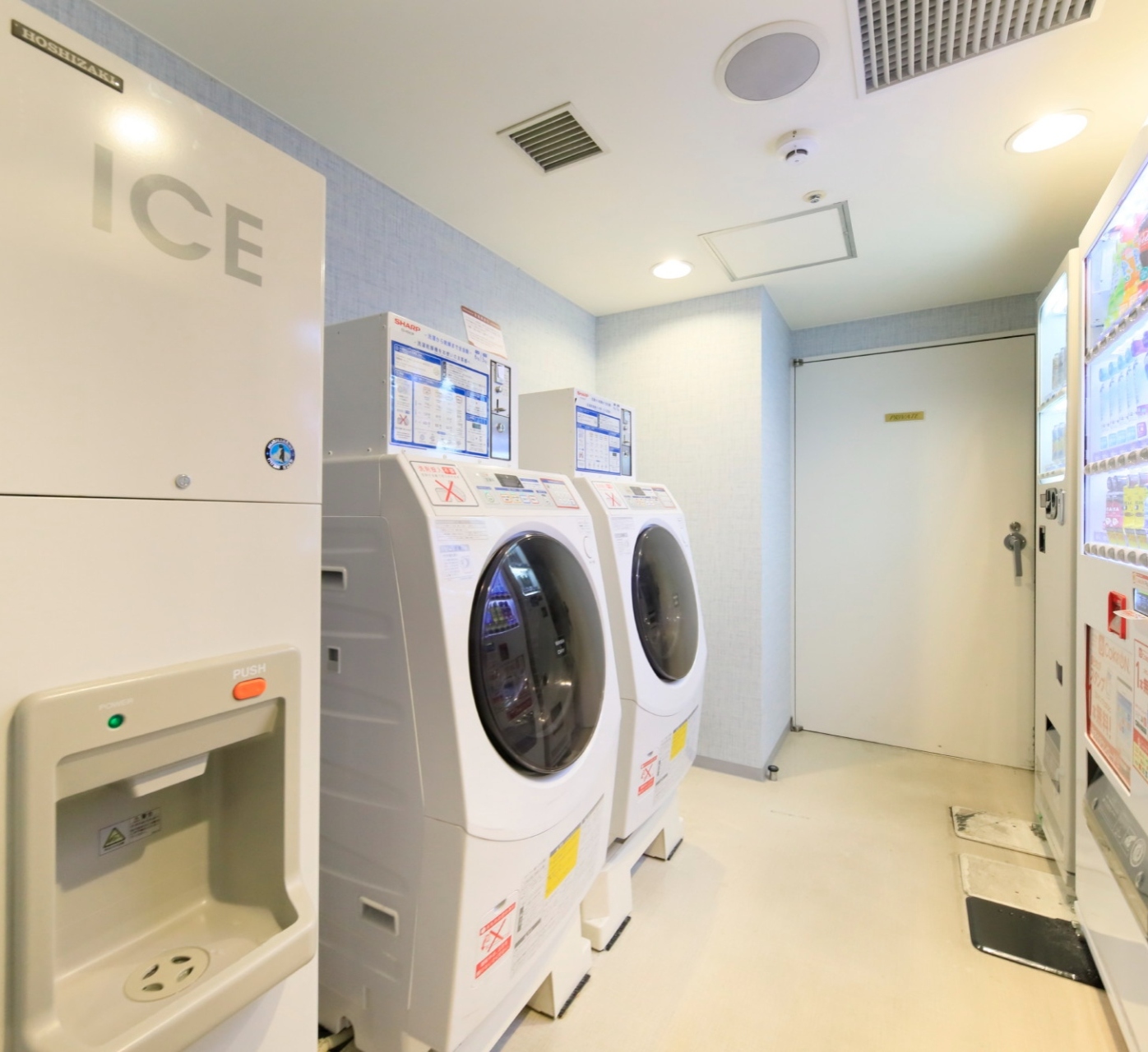 画像:コインランドリー(7階) ※3階にも有