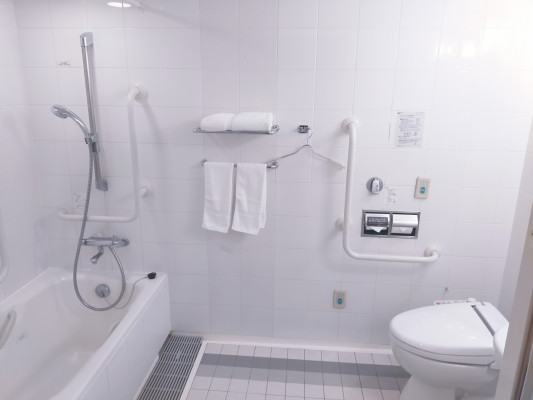 ユニバーサルルーム バスルーム