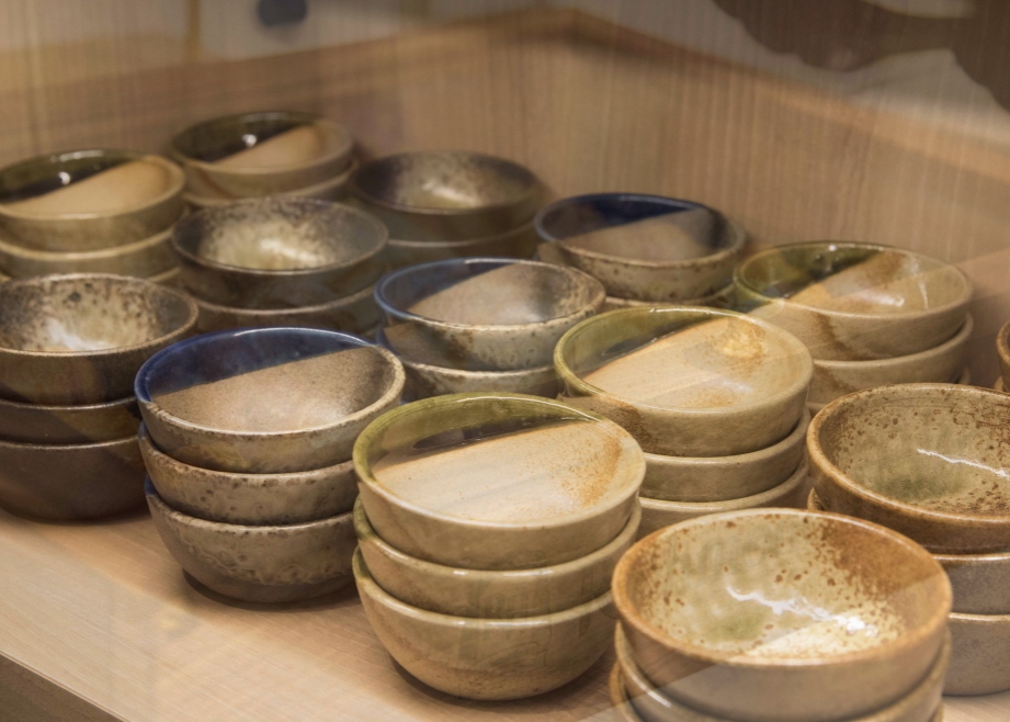 栃木の益子焼の食器を使用しております